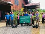 รับมอบวัสดุจัดทำแปลงเรียนรู้ต้นแบบปรับเปลี่ยนพื้นที่ปลูกพืช